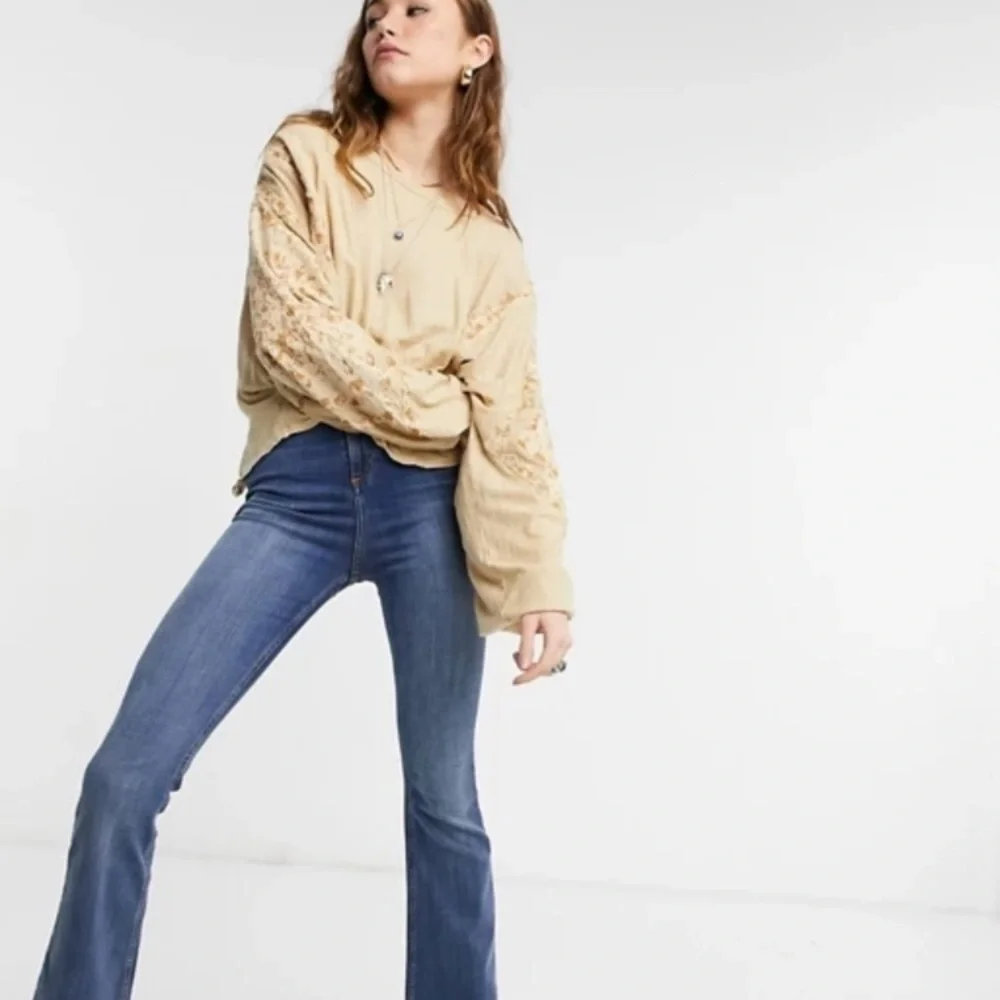 Free People Throwback Embroidered Volume Sleeve Top in Sand Combo Size S…